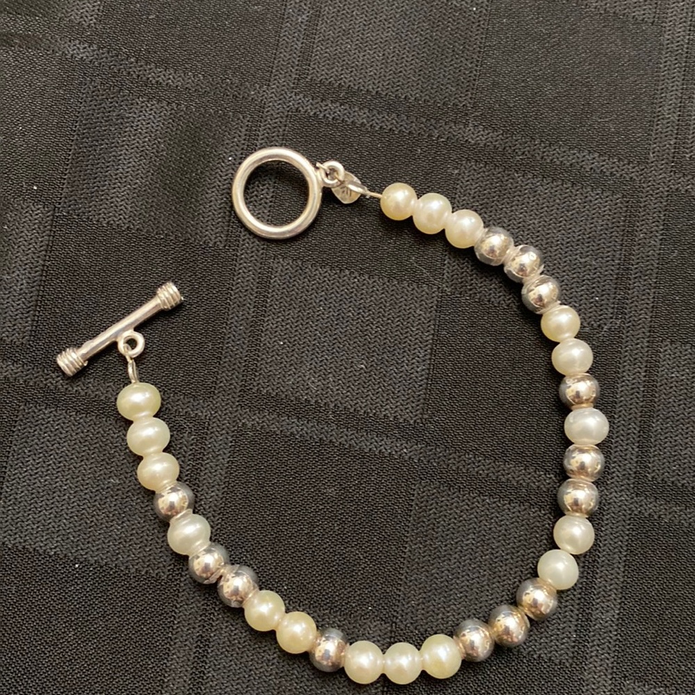 Silpada Feminine flare bracelet